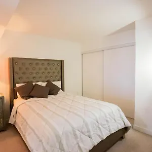 https://cn-tower-view-suite-with-free-parking.hotelstorontoontario.org