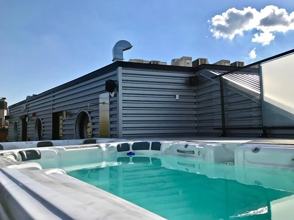 Boxotel Montreal 4*,